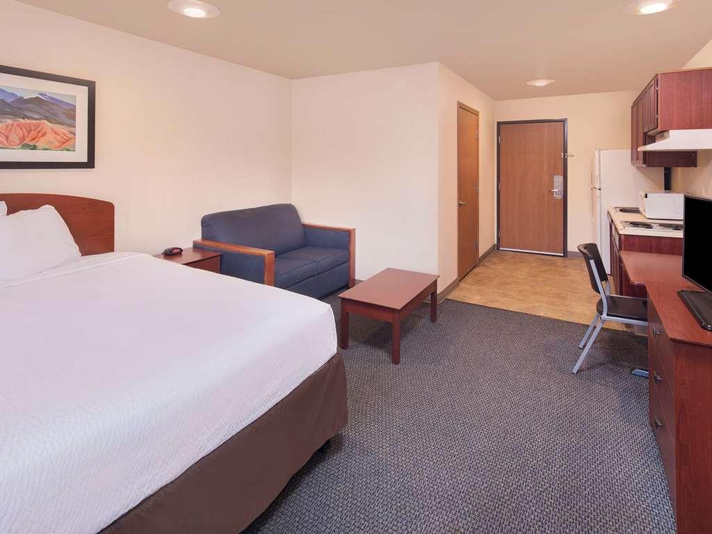 Extended Stay America Select Suites - El Paso - East Room photo